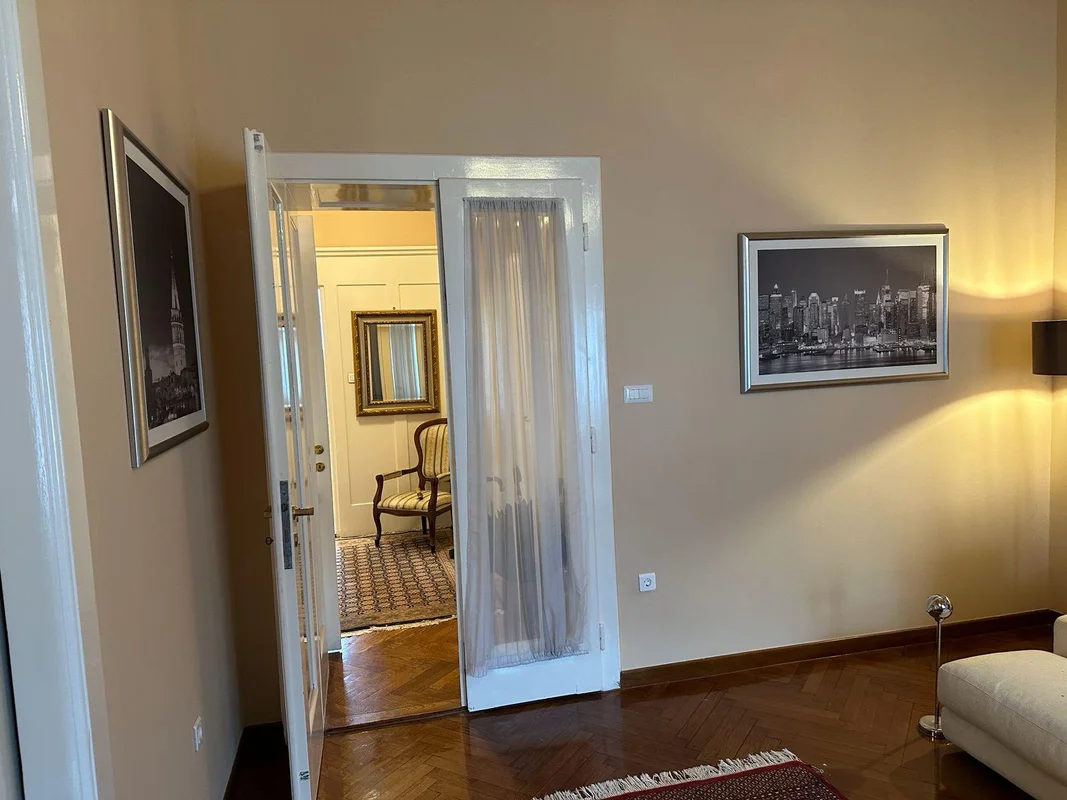 Stan, Zagreb, centar, 200m2 + 30m2 spremište!! Prvi kat! Luksuzan!