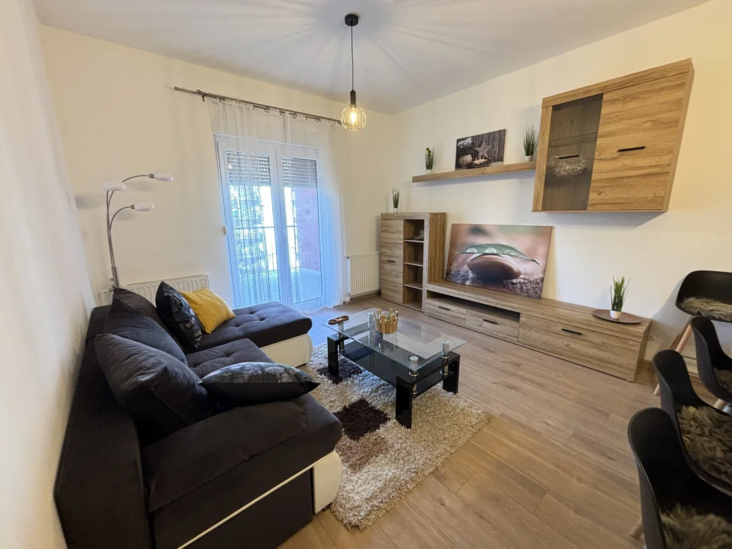 Moderan 3-sobni stan s loggiom i liftom, 65 m², Špansko