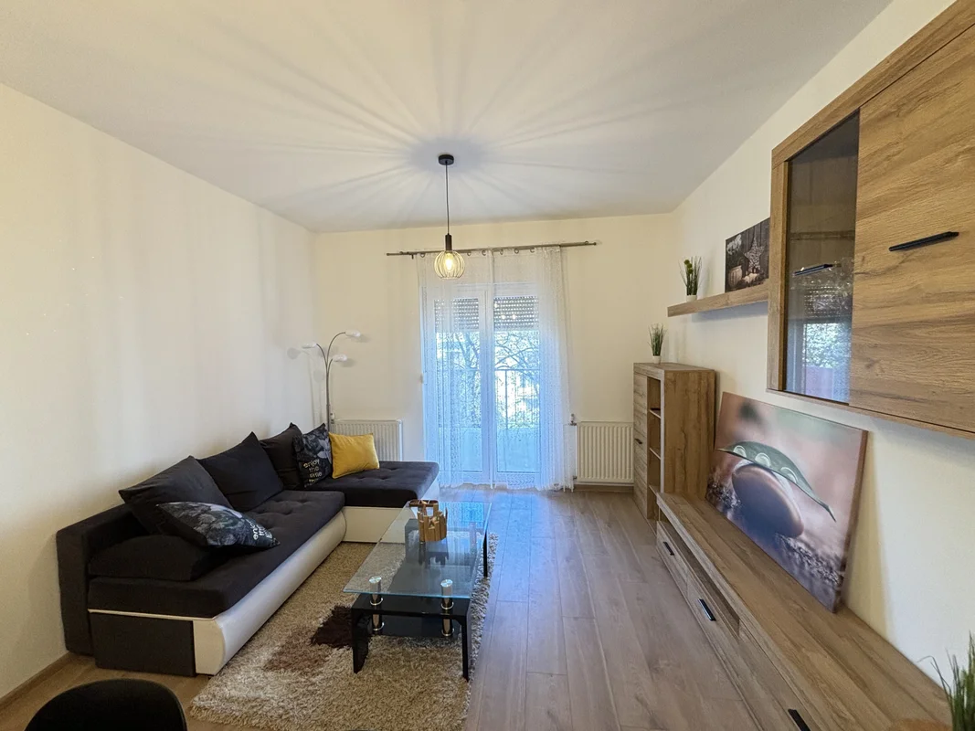 Moderan 3-sobni stan s loggiom i liftom, 65 m², Špansko