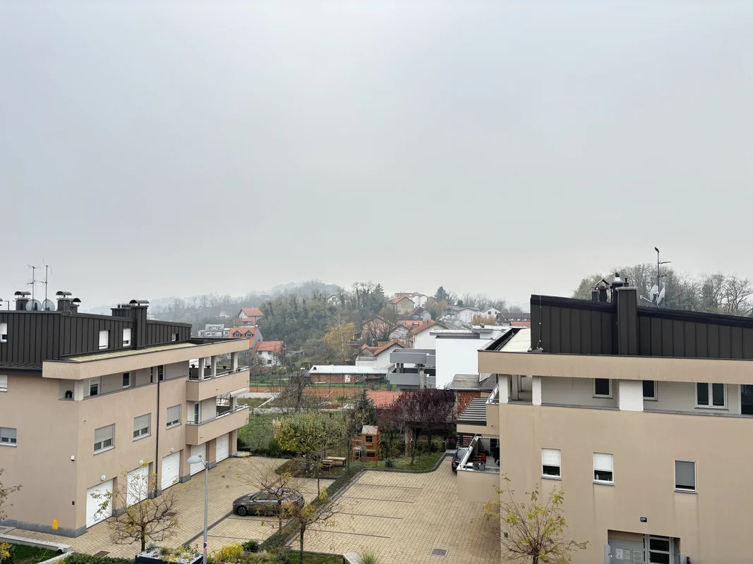 Iznajmljuje se luksuzni penthouse s terasom i panoramom – Bijenik