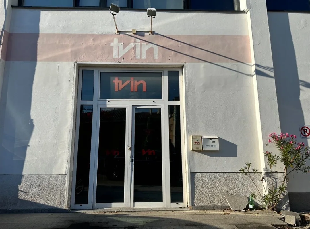 Rijeka, poslovni prostor, 221m2 sa parkingom!!