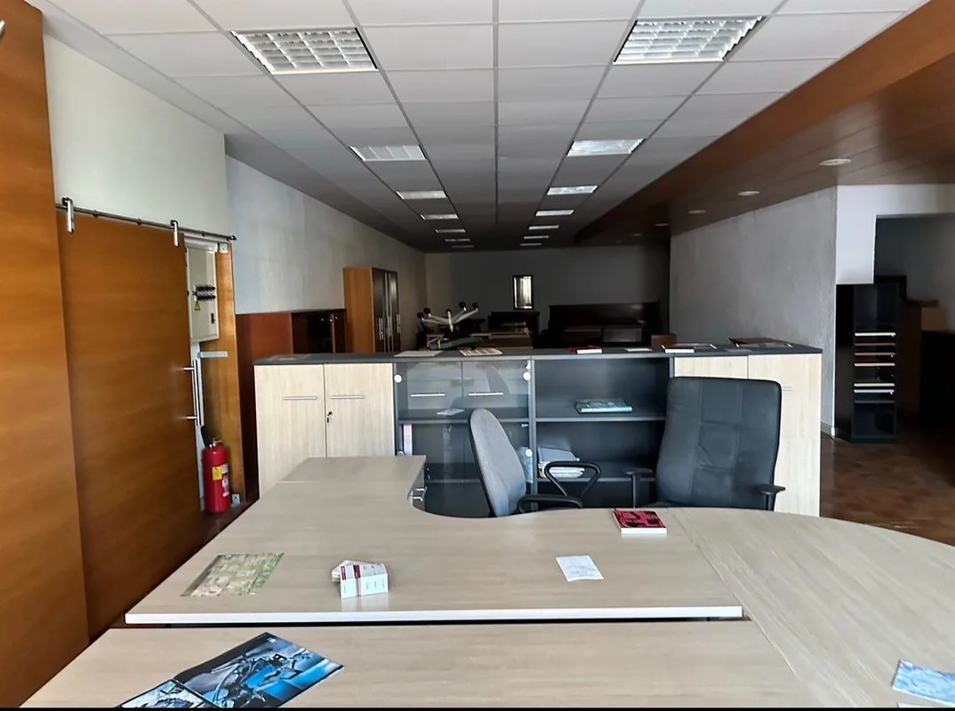 Rijeka, poslovni prostor, 221m2 sa parkingom!!