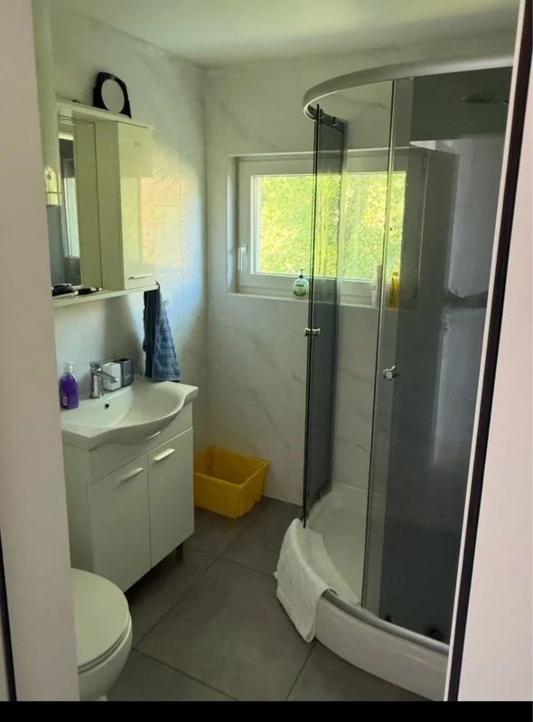 Kuća sa dva apartmana, Karlobag, 3 red do mora!! NOVOADAPTIRANO!