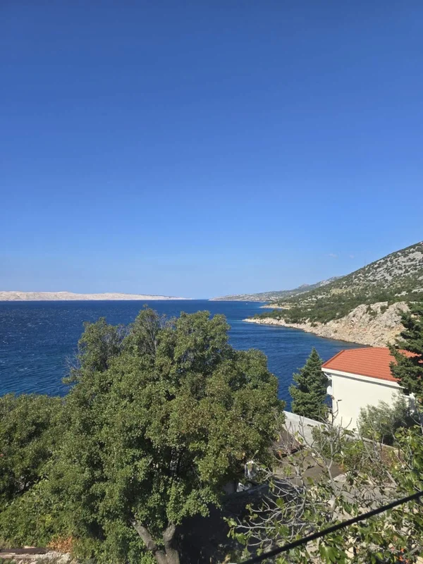 Kuća sa dva apartmana, Karlobag, 3 red do mora!! NOVOADAPTIRANO!