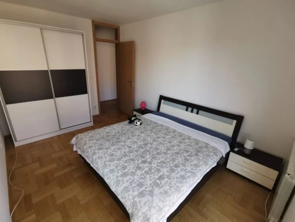 Prostran 4-soban stan s loggiom i garažom – Vrapče, Bolnička cesta