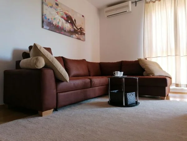 Prostran 4-soban stan s loggiom i garažom – Vrapče, Bolnička cesta