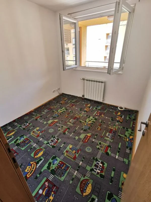 Prostran 4-soban stan s loggiom i garažom – Vrapče, Bolnička cesta