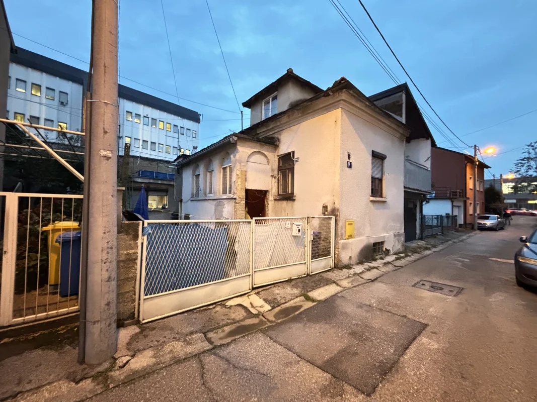 Građevinsko zemljište s objektom za rušenje – Donje Svetice