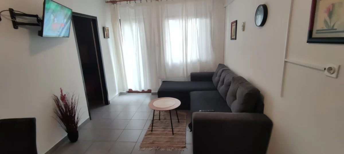 Apartman u Pakoštanama s velikom terasom – blizu mora