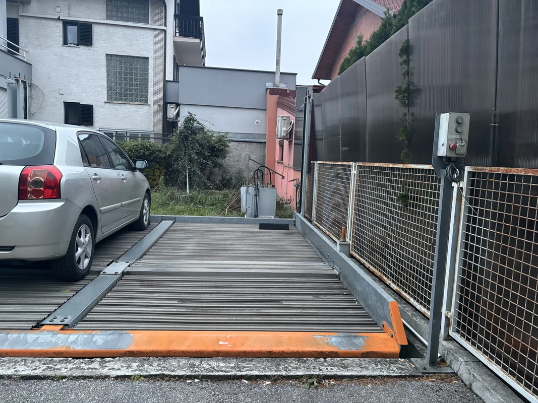 Moderan 3-sobni stan 69 m² s 2 parkirna mjesta i pogledom na park