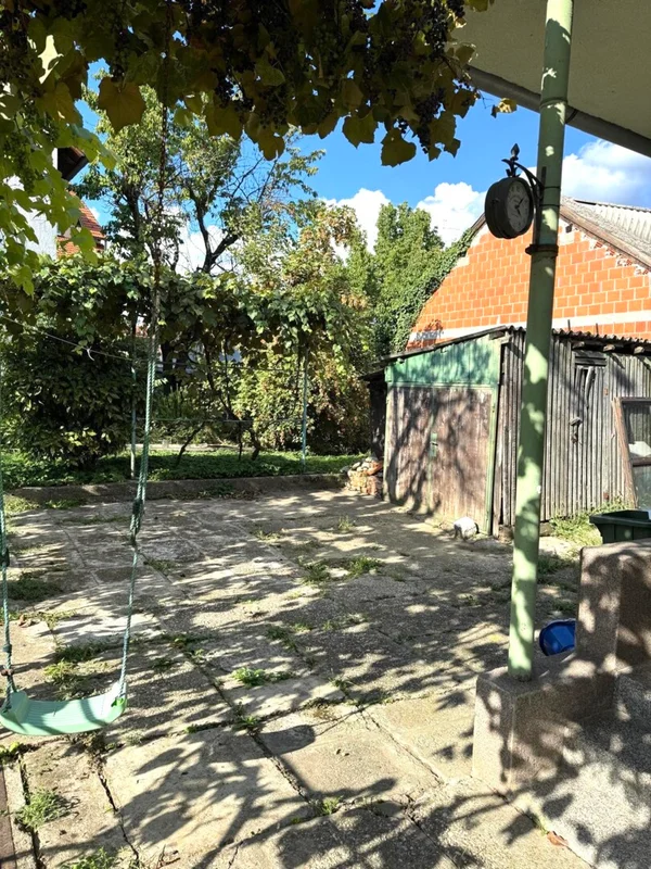 Smještaj za radne timove u Donjoj Dubravi – kuća s garažom