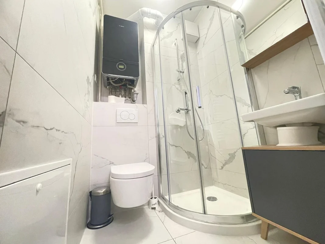 Moderno uređen 85 m² stan u Španskom – odlična lokacija!