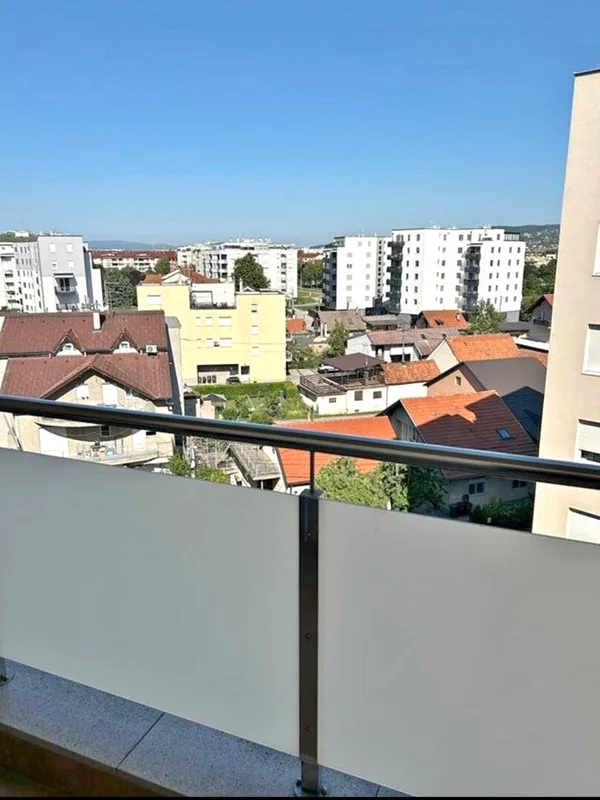 Špansko – 87 m² stan s garažnim mjestom i odličnim rasporedom