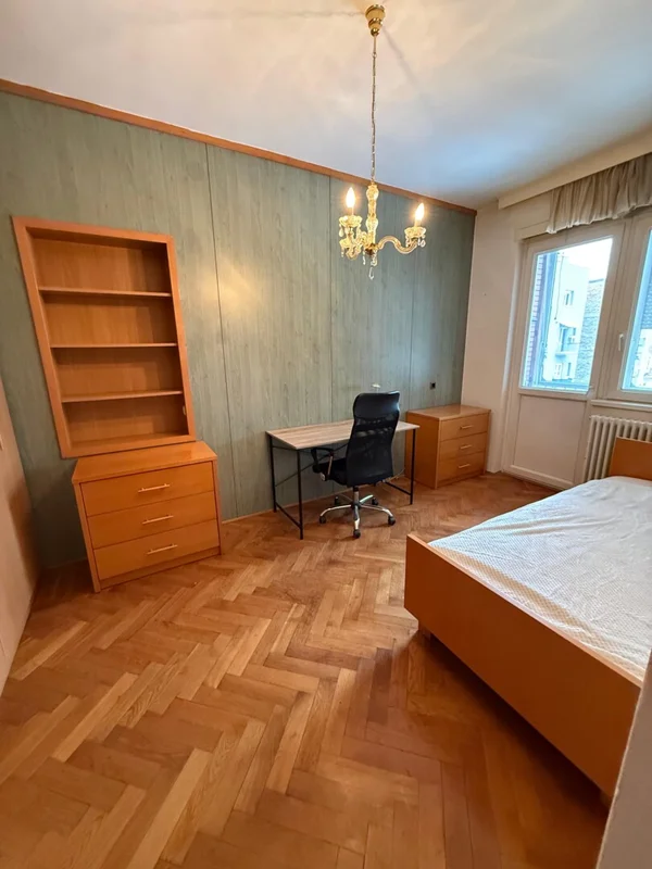 Stan, Zagreb, centar, 3 spavaće sobe idealno za studente!!