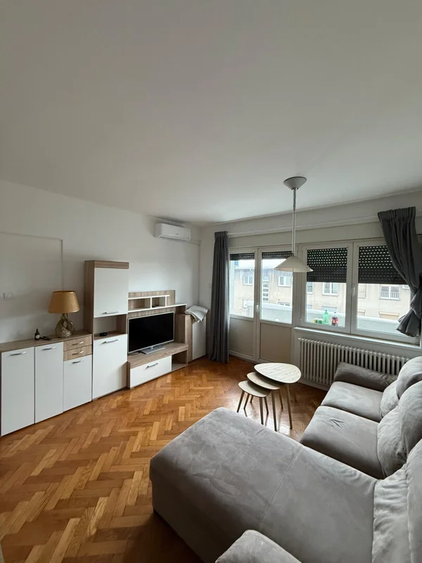 Stan, Zagreb, centar, 3 spavaće sobe idealno za studente!!