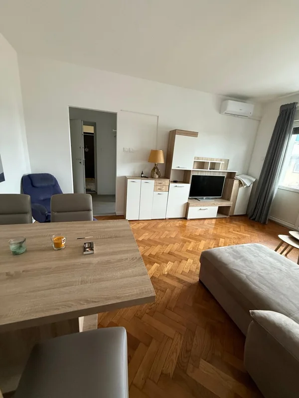 Stan, Zagreb, centar, 3 spavaće sobe idealno za studente!!