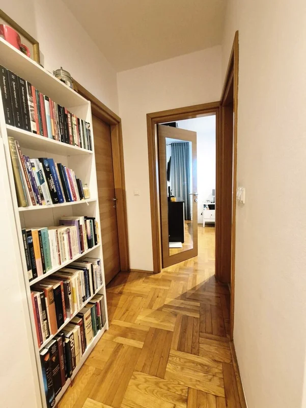 Ekskluzivan stan 105 m² s terasom i parkingom, zadnji kat, Podsused