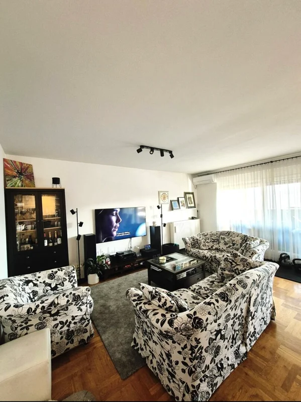 Ekskluzivan stan 105 m² s terasom i parkingom, zadnji kat, Podsused