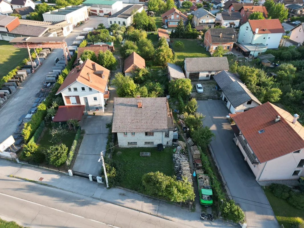 Atraktivno građevinsko zemljište 1.209 m2 u mirnom dijelu Samobora
