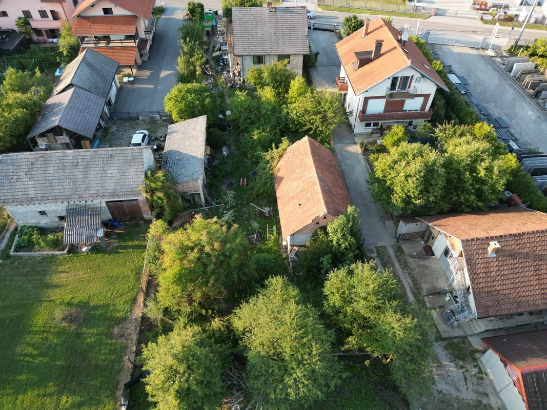 Atraktivno građevinsko zemljište 1.209 m2 u mirnom dijelu Samobora