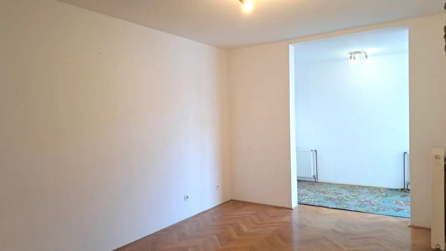 Lanište – miran trosoban stan 69 m², lođa, lift