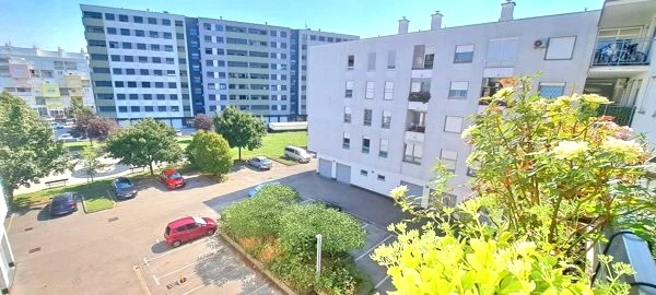 Lanište – miran trosoban stan 69 m², lođa, lift