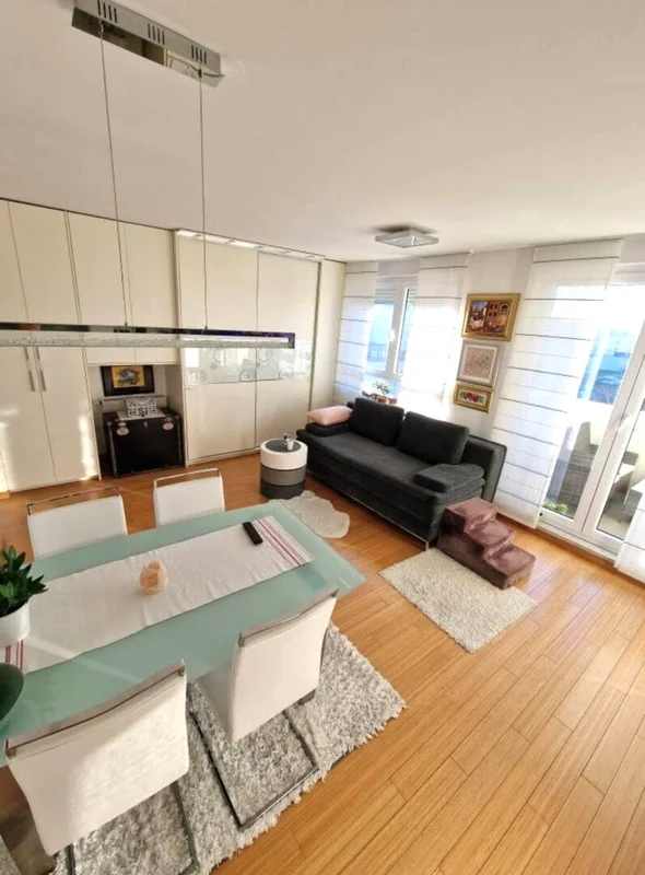 Namješten 1-sobni stan 38 m², lift, lođa – Sesvetski Kraljevec