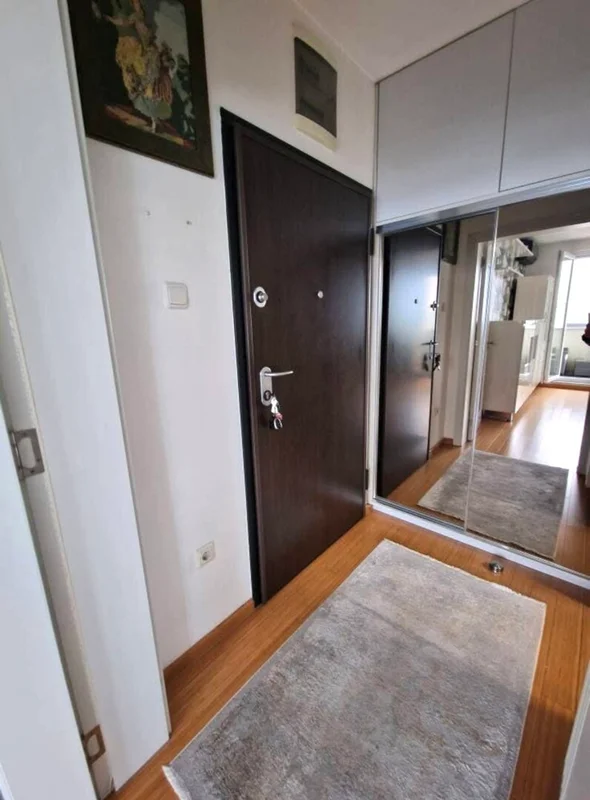 Namješten 1-sobni stan 38 m², lift, lođa – Sesvetski Kraljevec