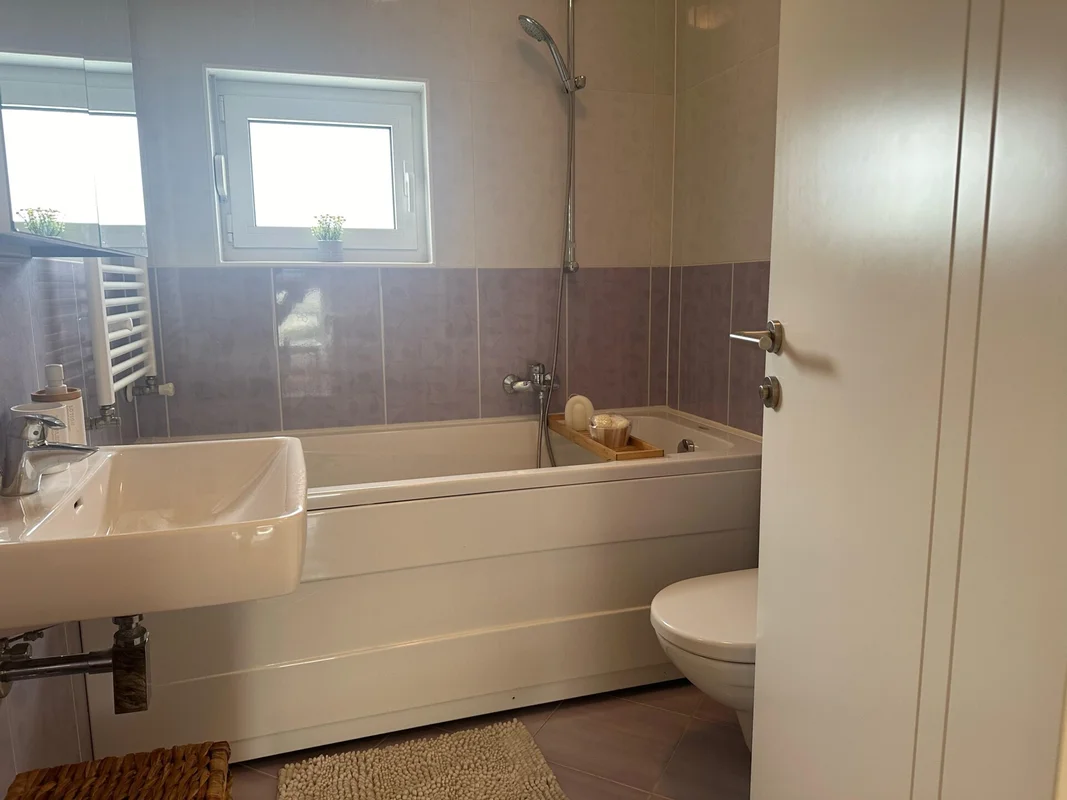 Najam, Zagreb, Maksimir stan sa 100m2, 3 spavaće sobe te dva parkinga!