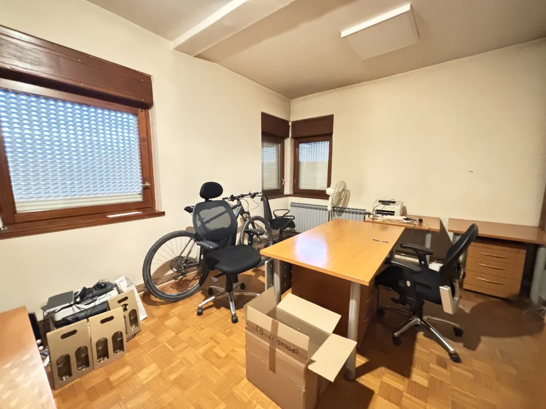 Prostrana kuća s vrtom – Gornja Dubrava, Grižanska