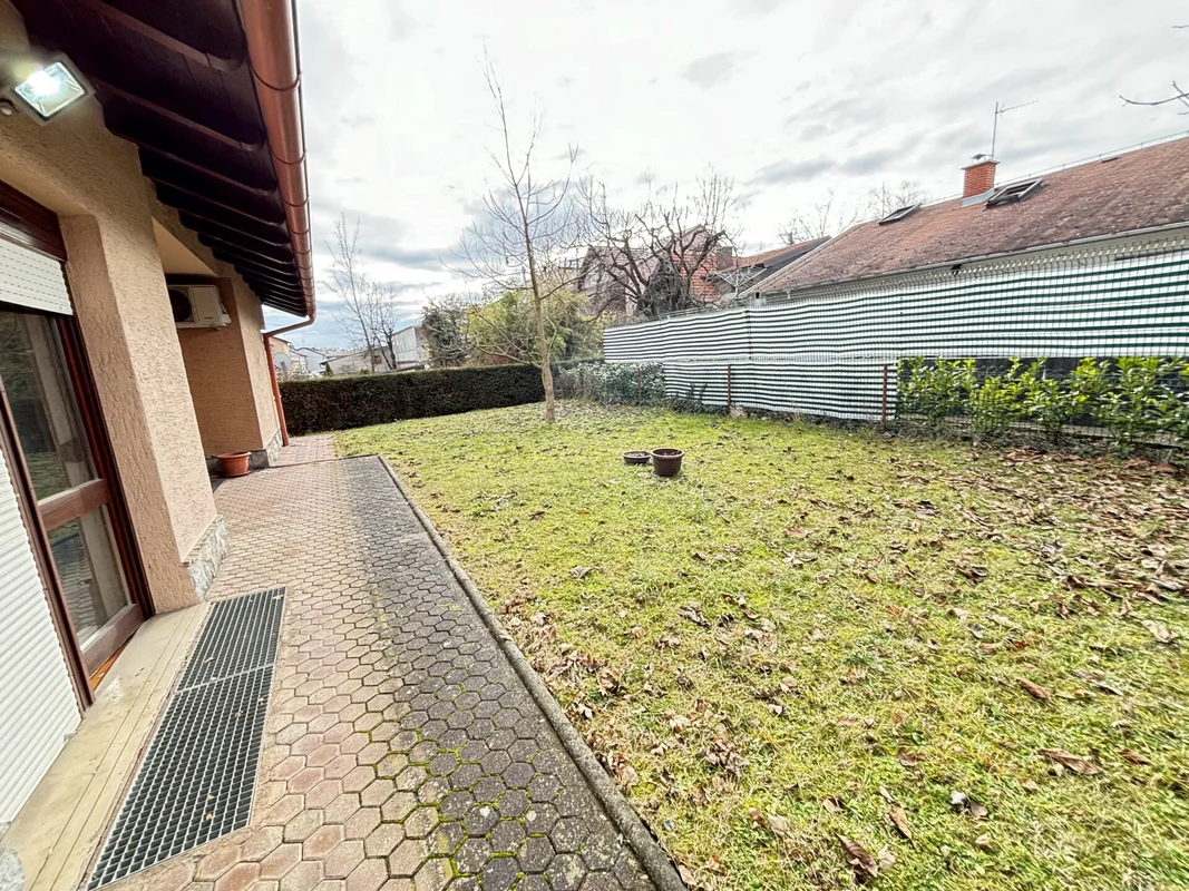 Prostrana kuća s vrtom – Gornja Dubrava, Grižanska