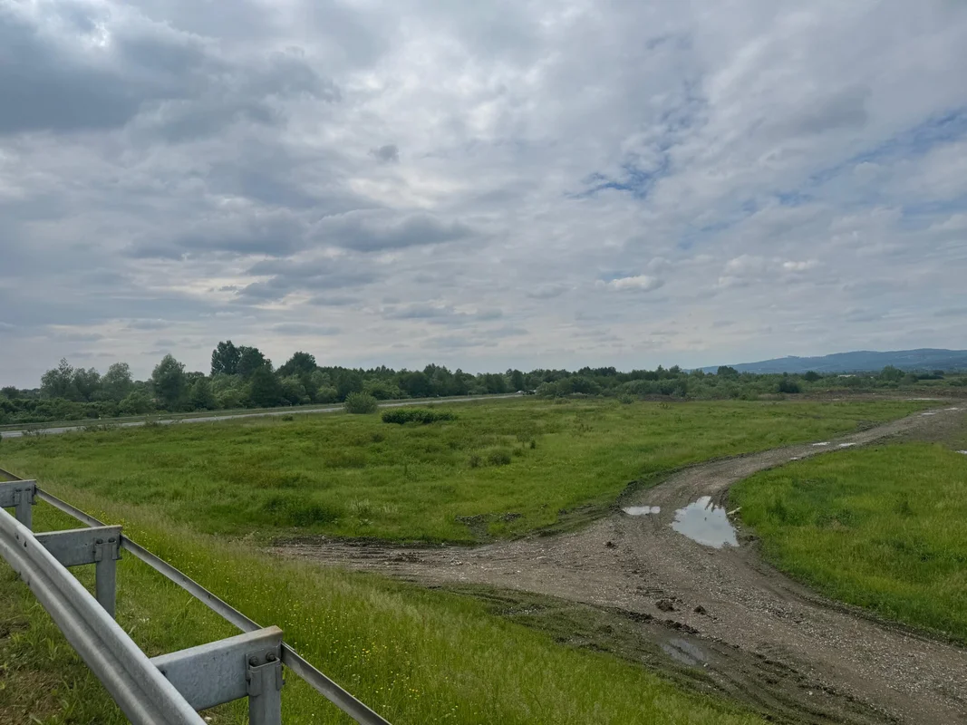 Zemljiste uz autoput! 19 000m2!! Okučani!