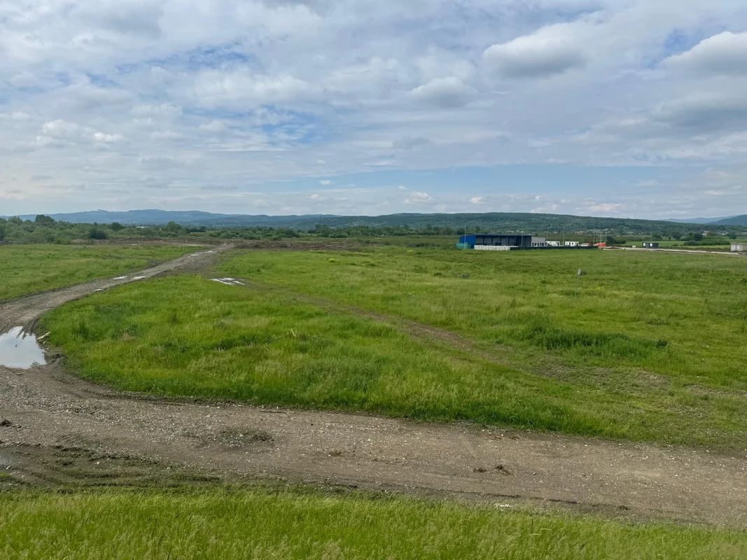 Zemljiste uz autoput! 19 000m2!! Okučani!